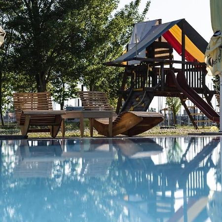 Camping Divoka Voda Bratislava Buitenkant foto