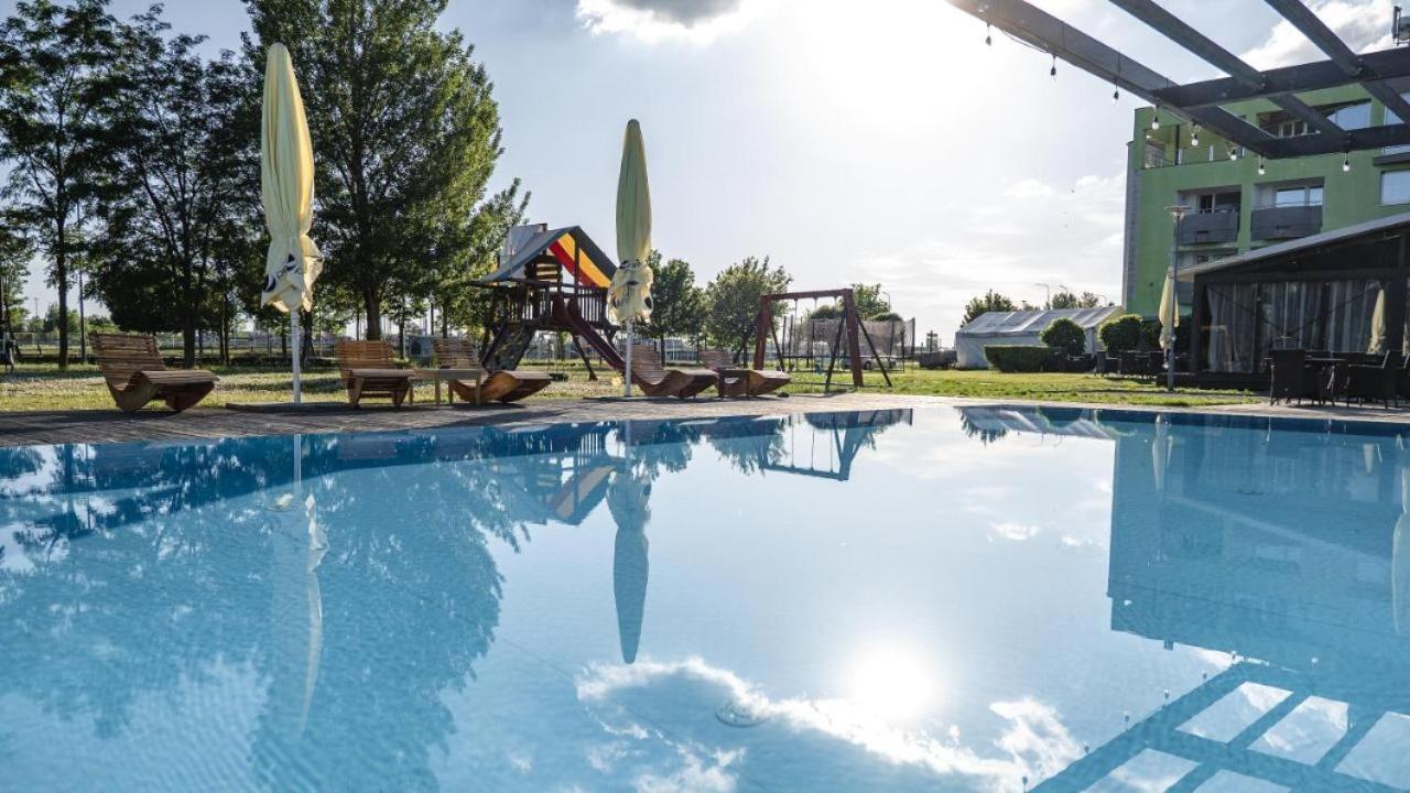 Camping Divoka Voda Bratislava Buitenkant foto