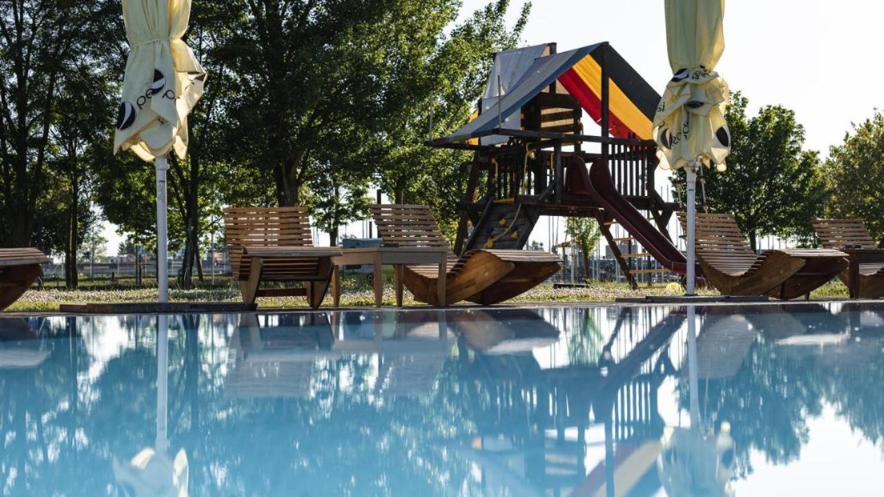 Camping Divoka Voda Bratislava Buitenkant foto
